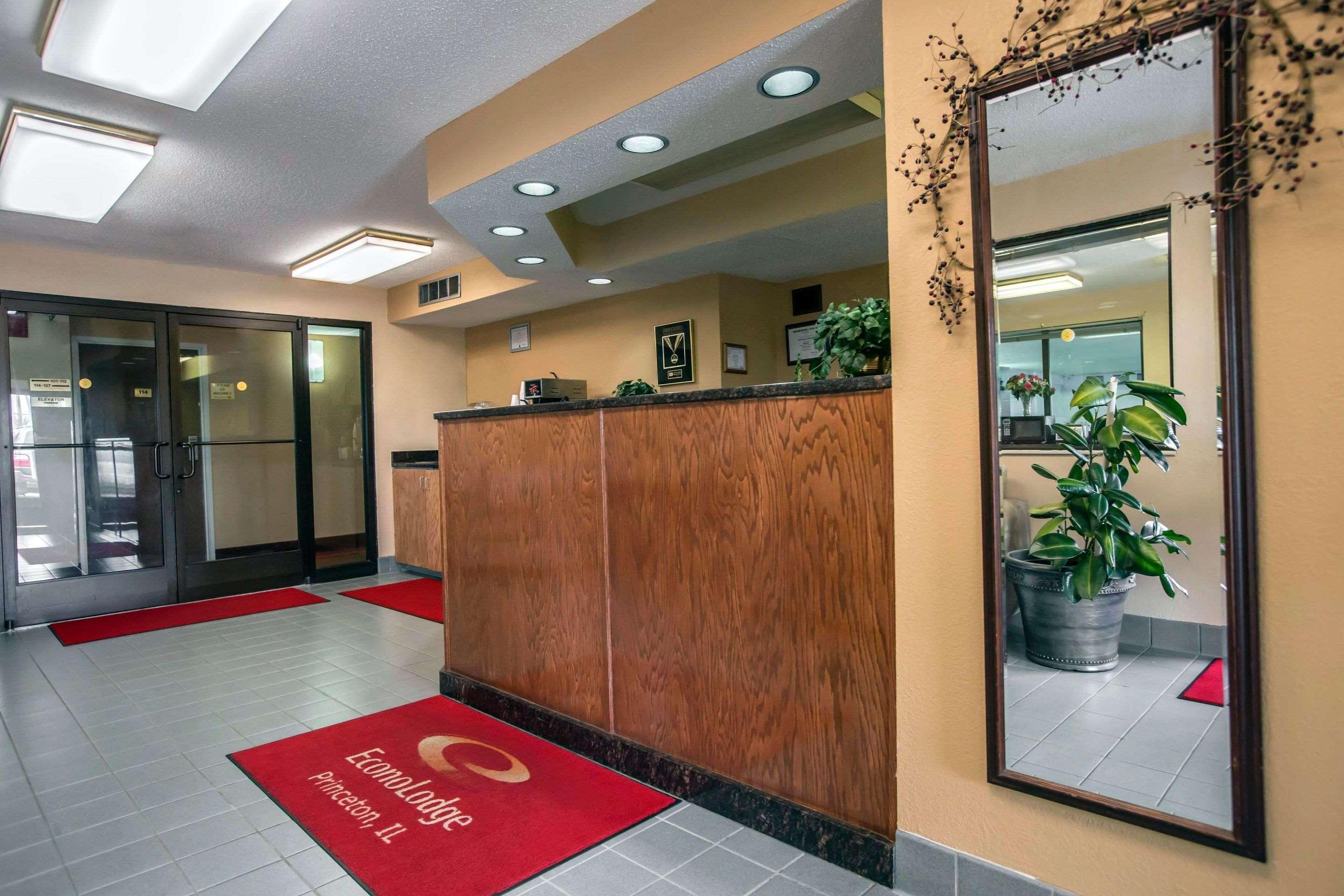 Econo Lodge Princeton Exterior photo