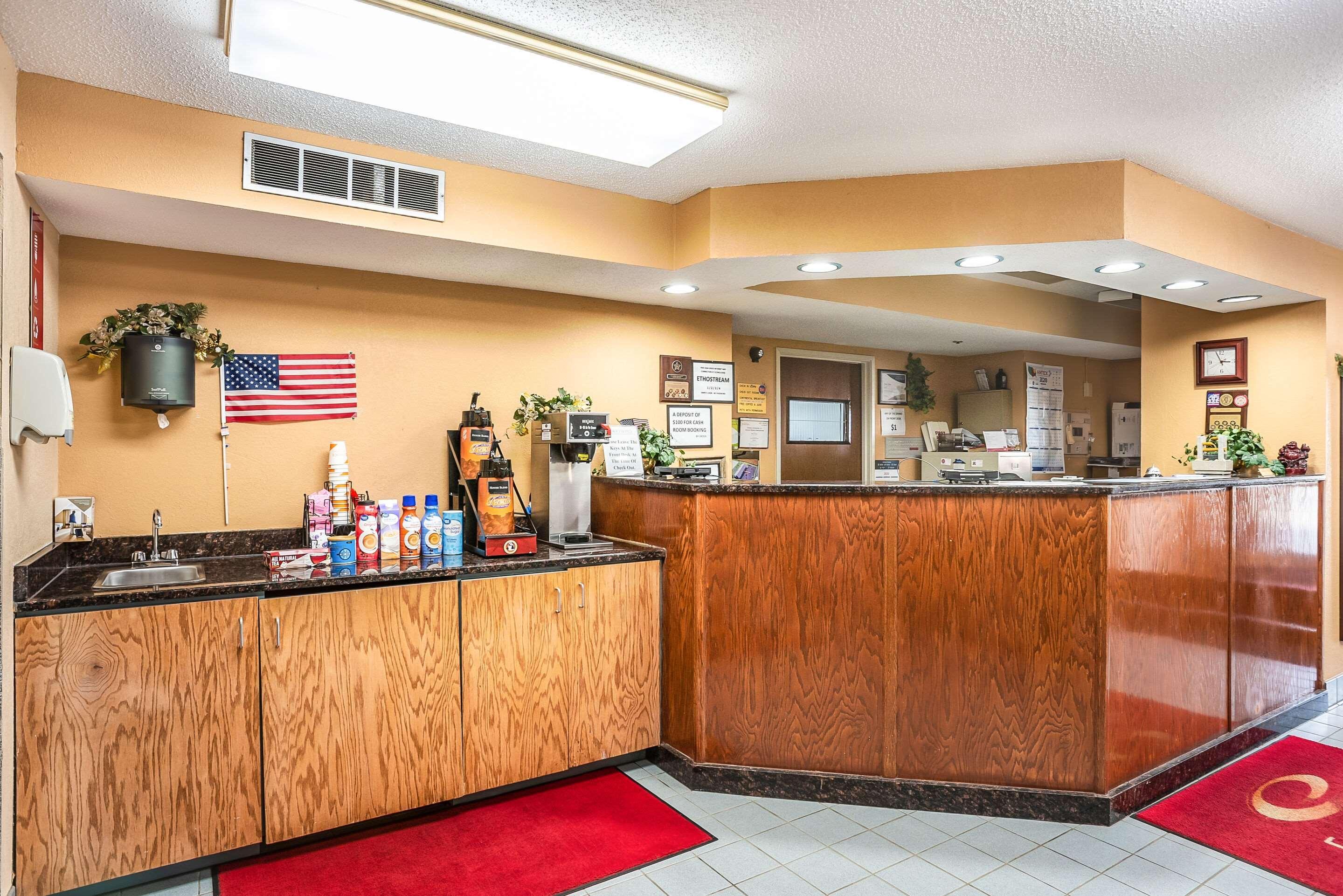 Econo Lodge Princeton Exterior photo